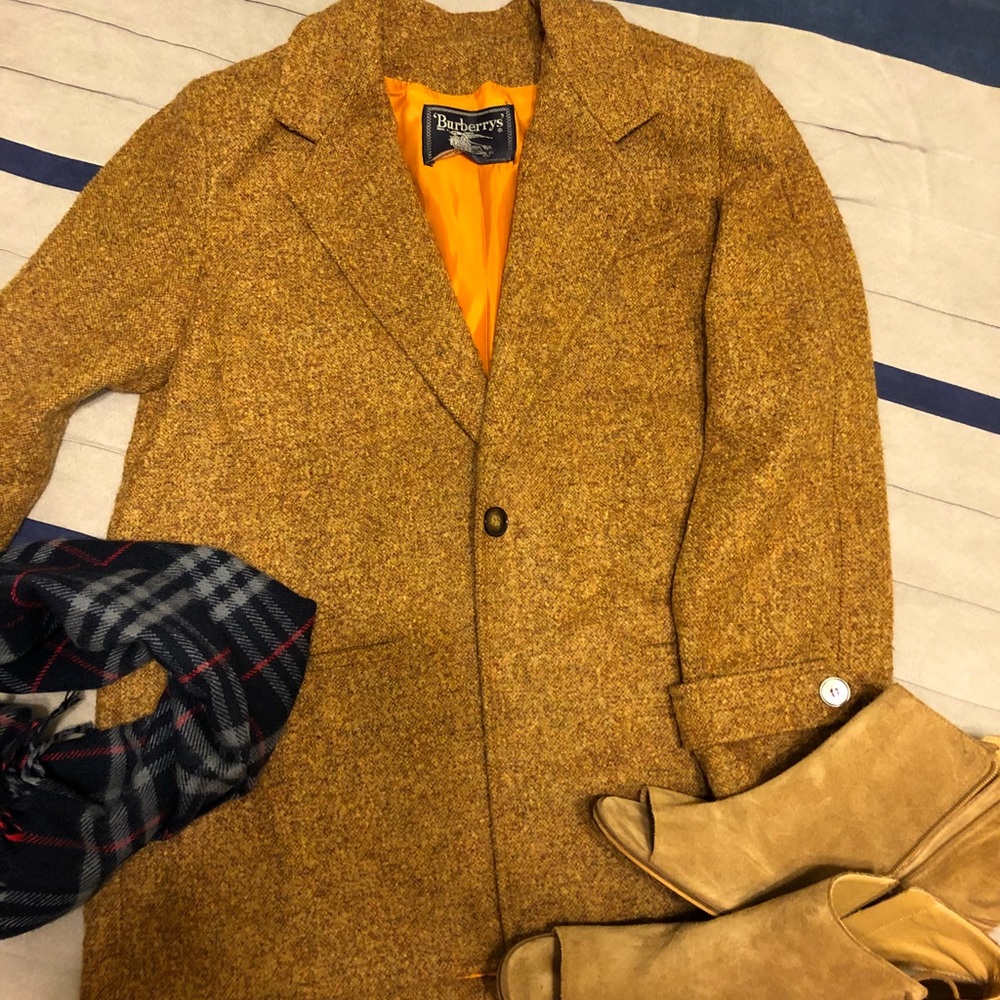Burberry Tweed Jacket 🧥